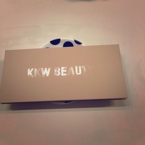 KKW Beauty Blush Palette